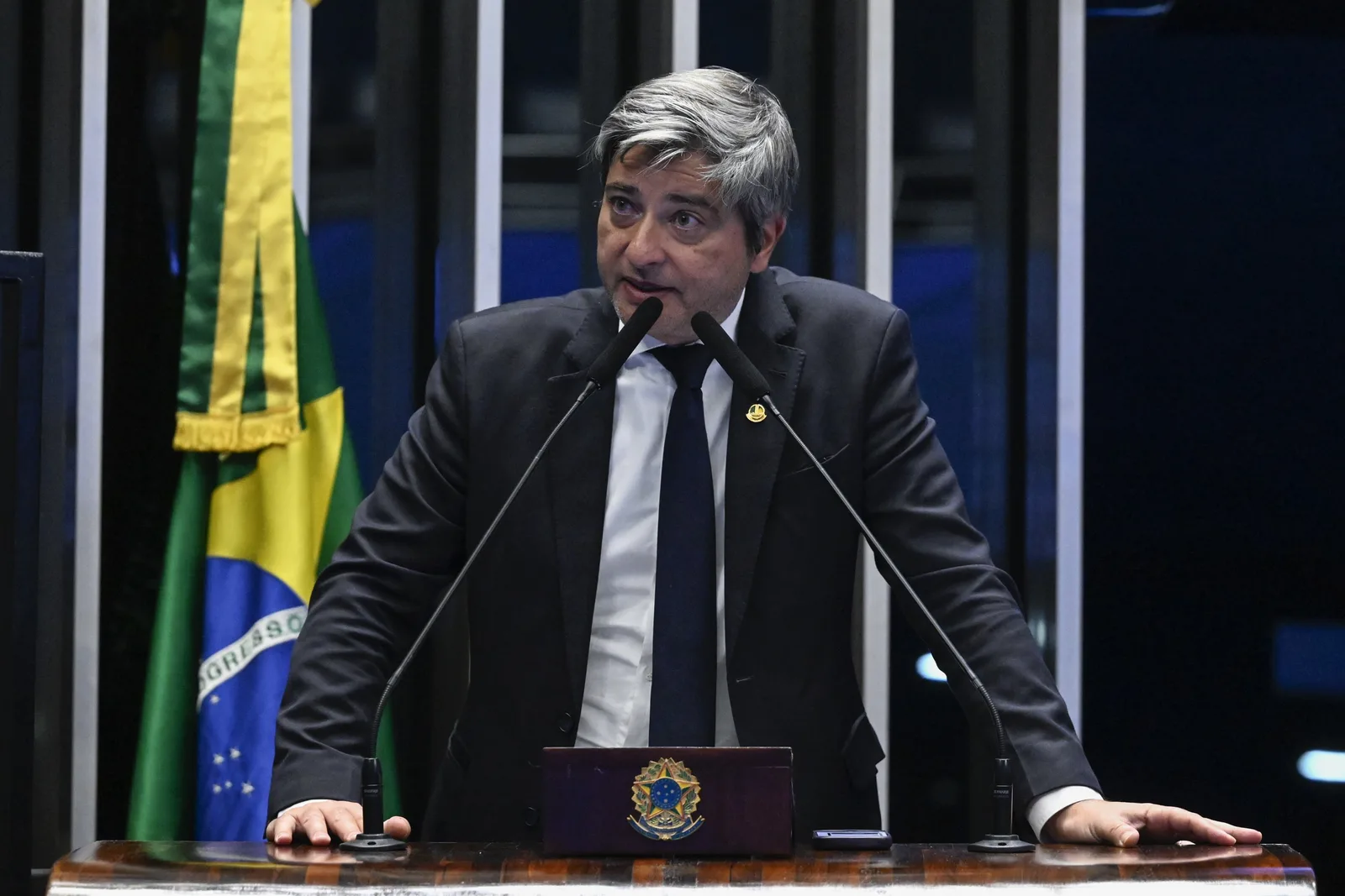 Portinho promete emendas para drenagem e recuperação de rios no Rio