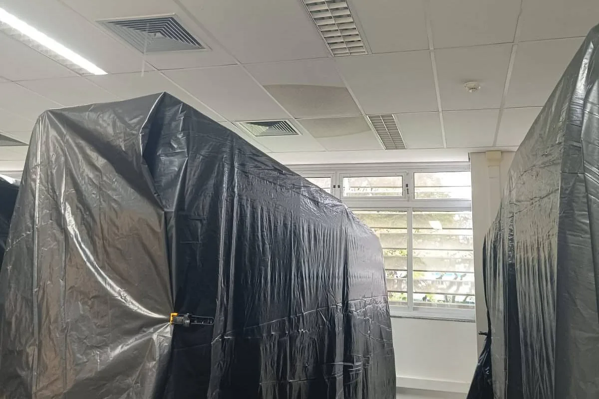 Biblioteca da Educação da USP volta a alagar após desabamento do teto