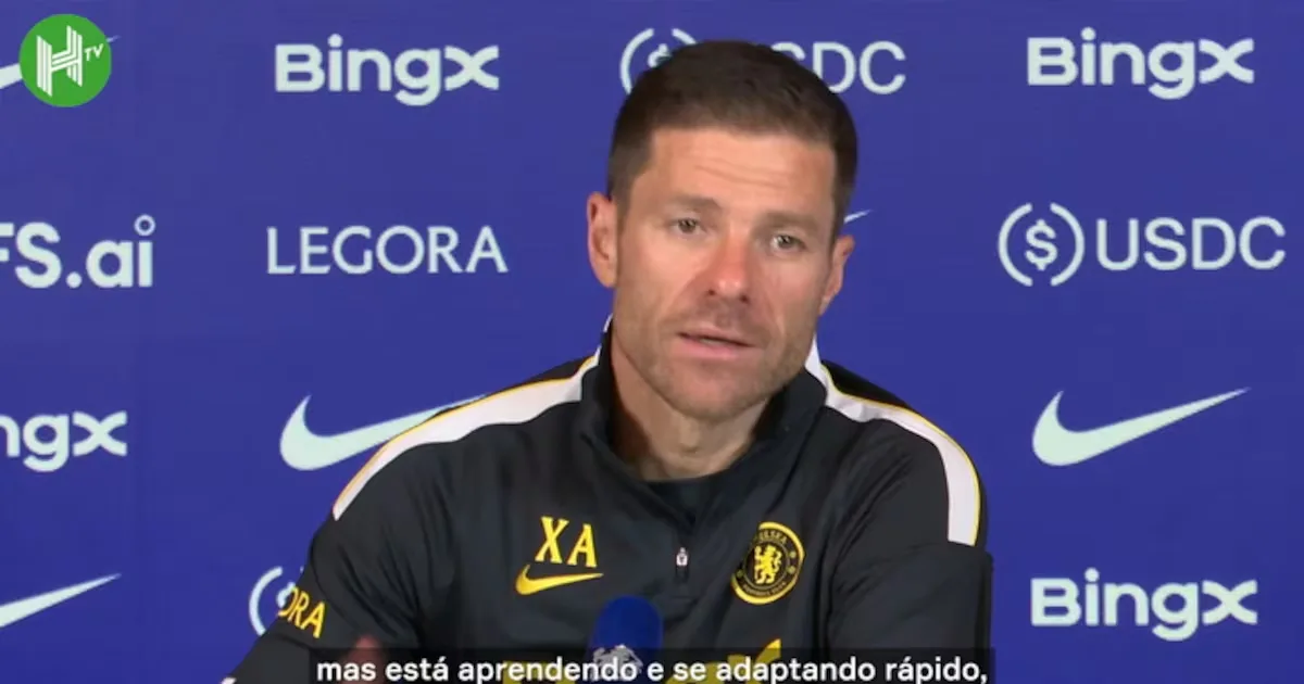Xabi Alonso afasta boatos e confirma Estêvão no Chelsea