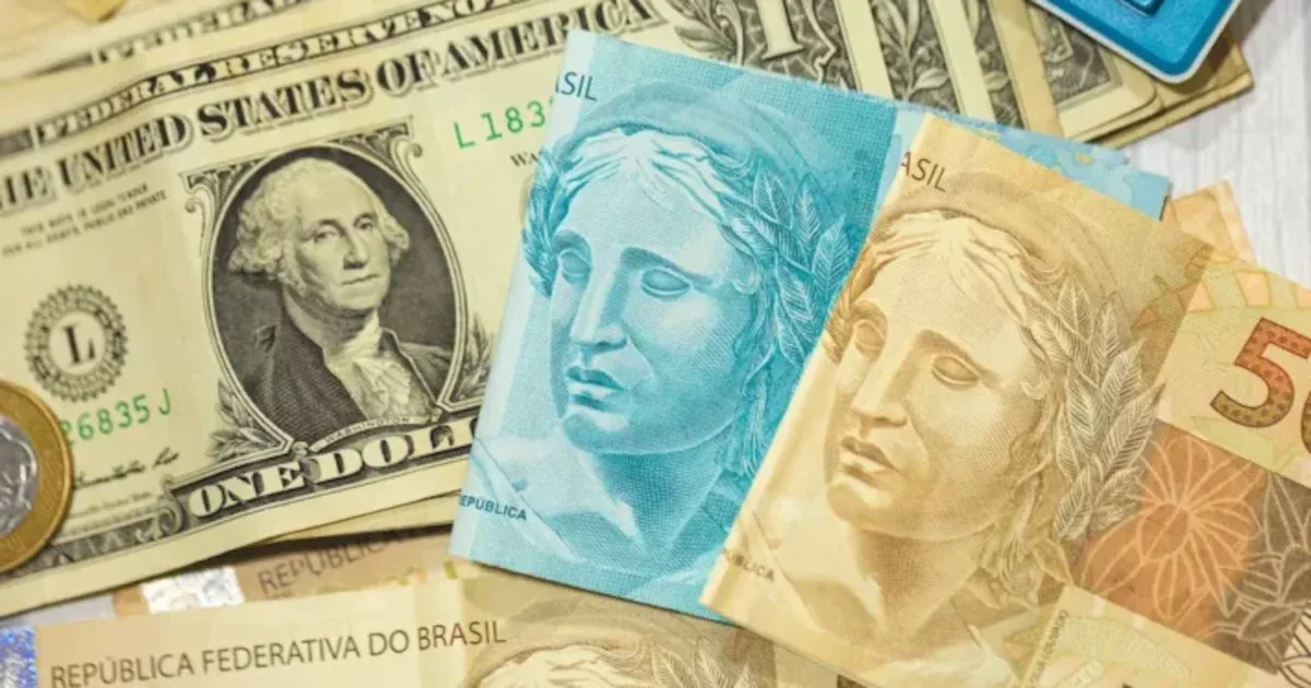Itaú eleva projeção de saldo comercial e mantém câmbio para 2026 e 2027