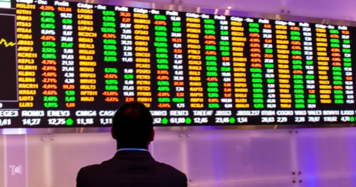 Ibovespa inicia outubro com foco em PMIs, pesquisa eleitoral e juros nos EUA
