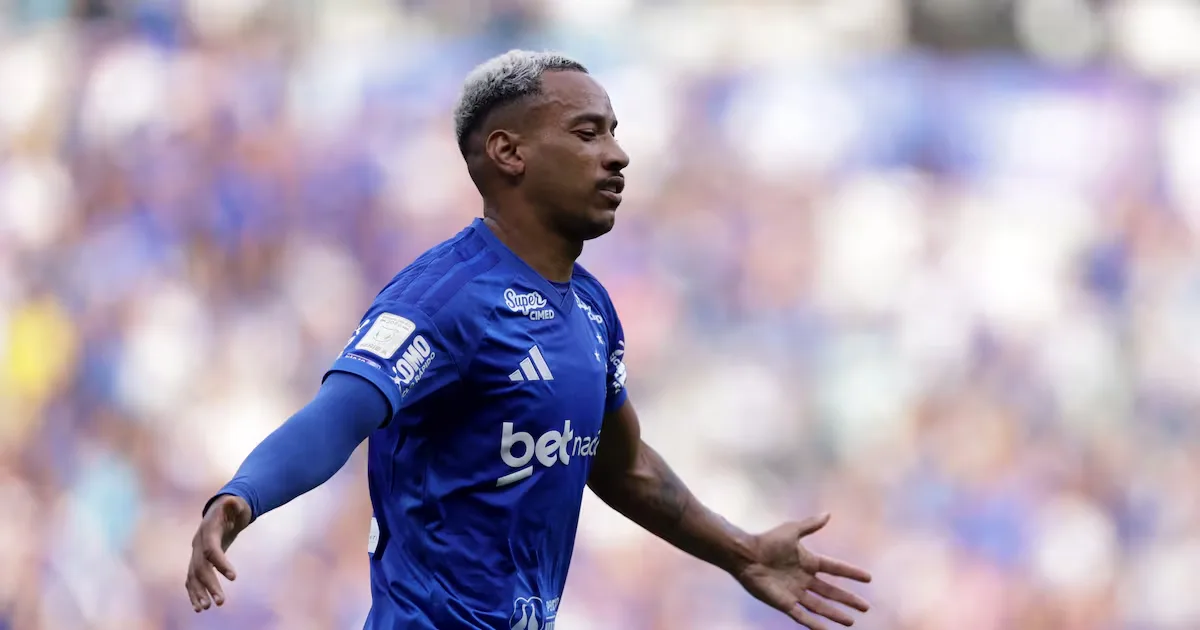 Cruzeiro derrota Athletico-PR por 3 a 1 no Mineirão pelo Brasileirão