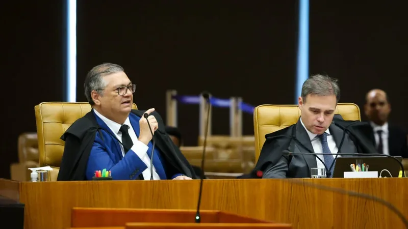 Dino questiona decisão de Mendonça e menciona encontro com Daniel Vorcaro
