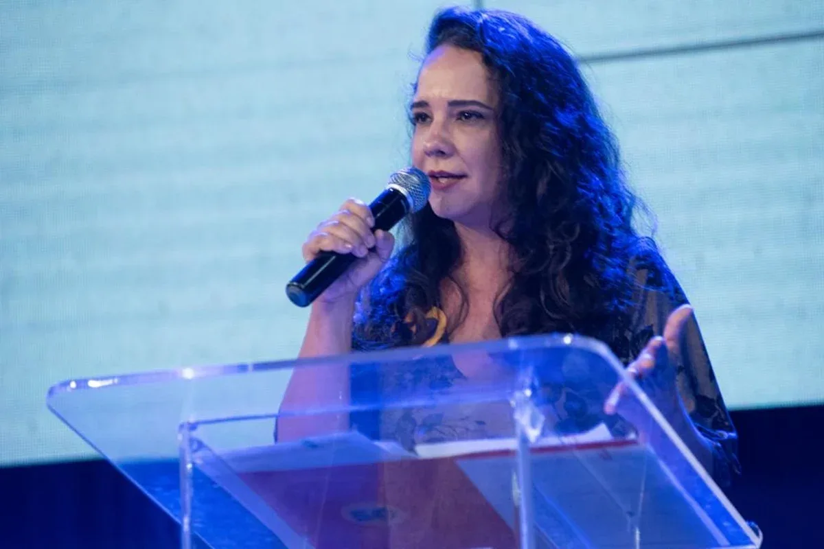 Cíntia Dias lidera rejeição ao Senado em pesquisa em Goiás