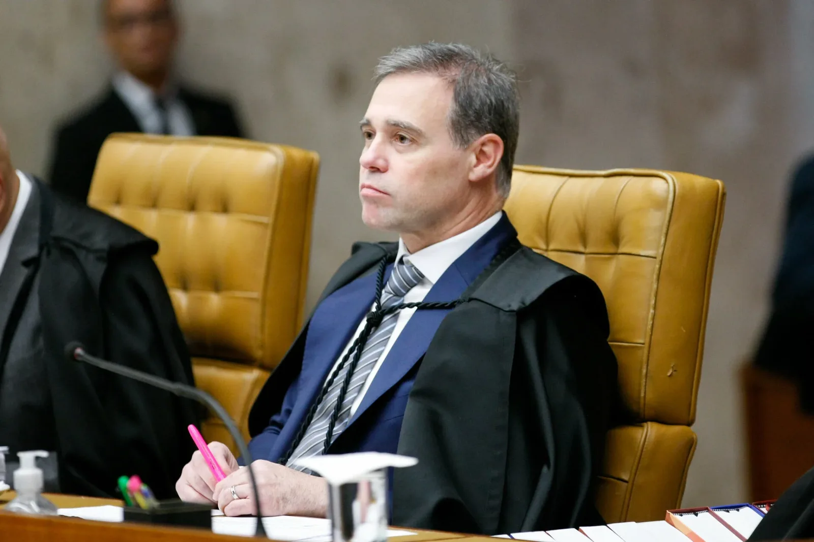 Mendonça cobra código de ética para ministros do Supremo
