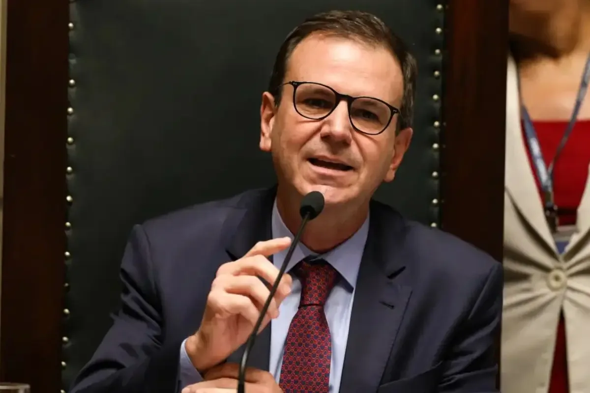 Eduardo Paes lidera disputa pelo governo do Rio, mas Douglas Ruas reduz diferença