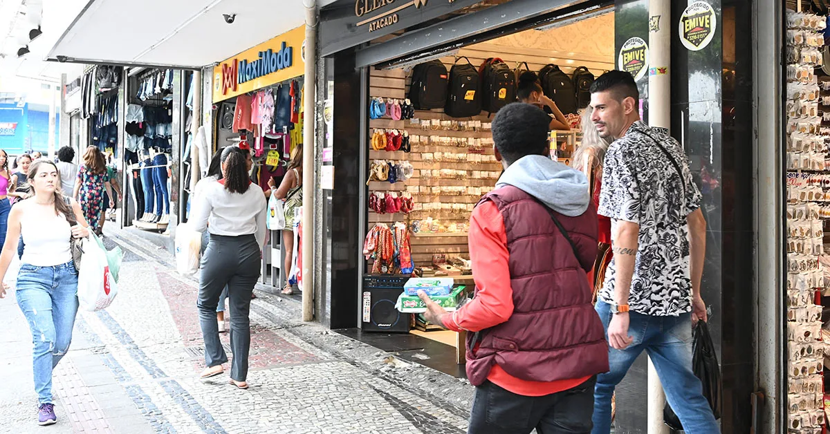 Confiança do consumidor em Belo Horizonte cresce, mas segue abaixo do otimismo