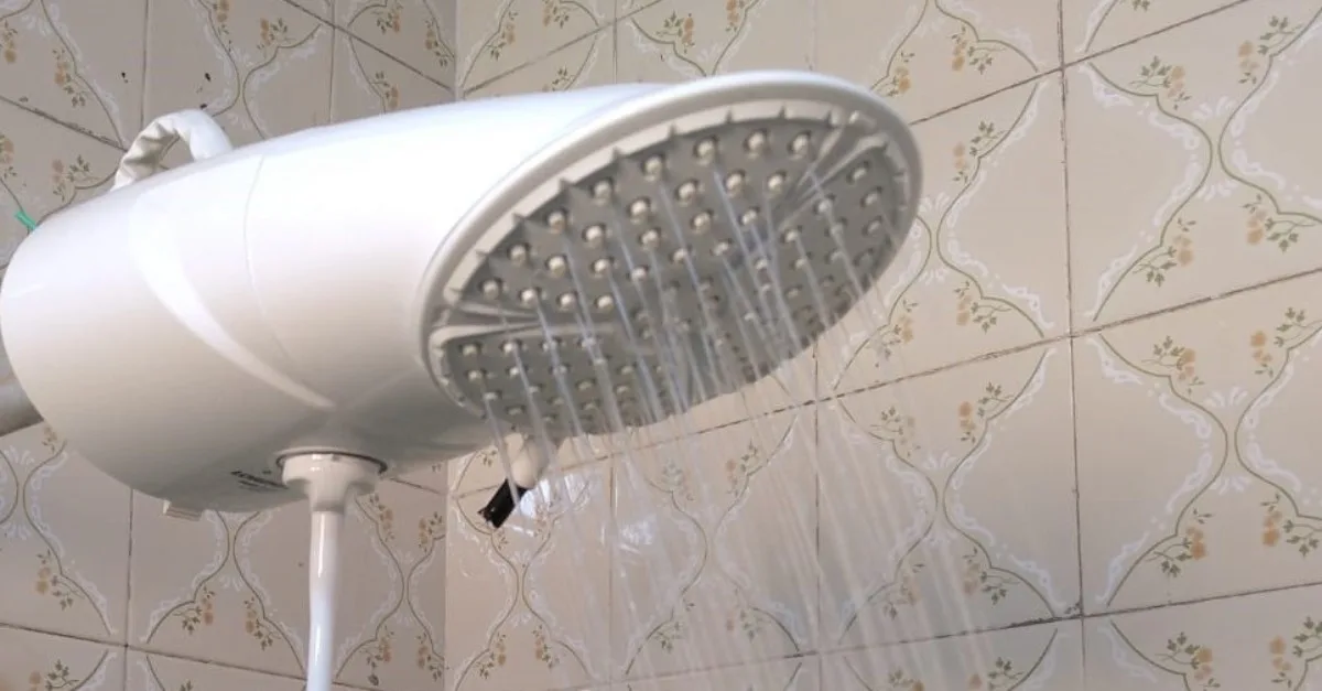 Banho de 5, 10 ou 15 minutos: como o tempo pesa na conta de luz