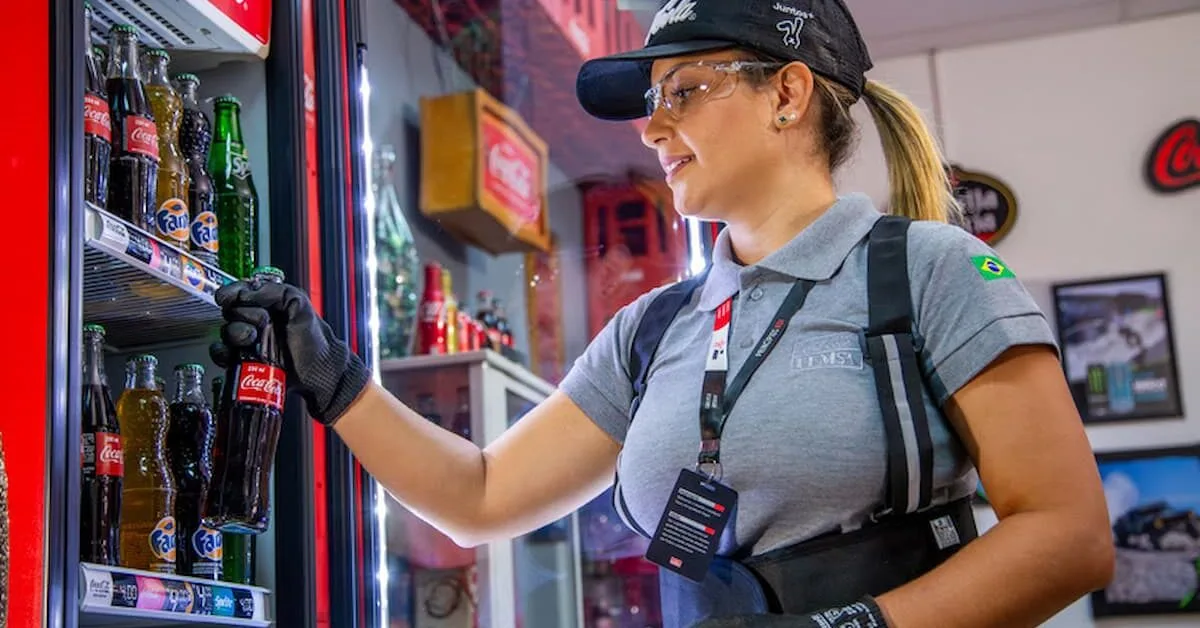 Coca-Cola FEMSA abre mil vagas temporárias em vários estados, incluindo o Paraná