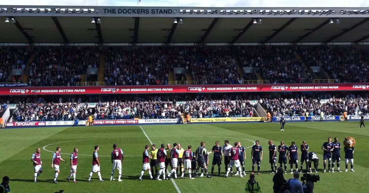 Millwall e West Ham retomam rivalidade após 14 anos na Championship