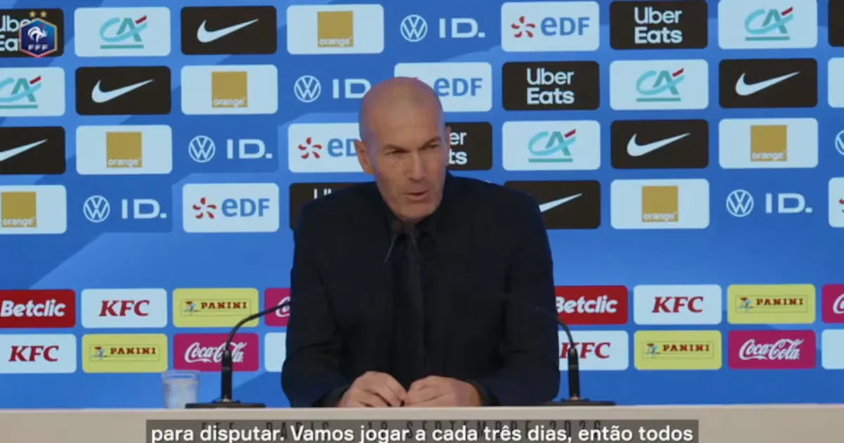 Zidane faz primeira convocação da França com 23 jogadores