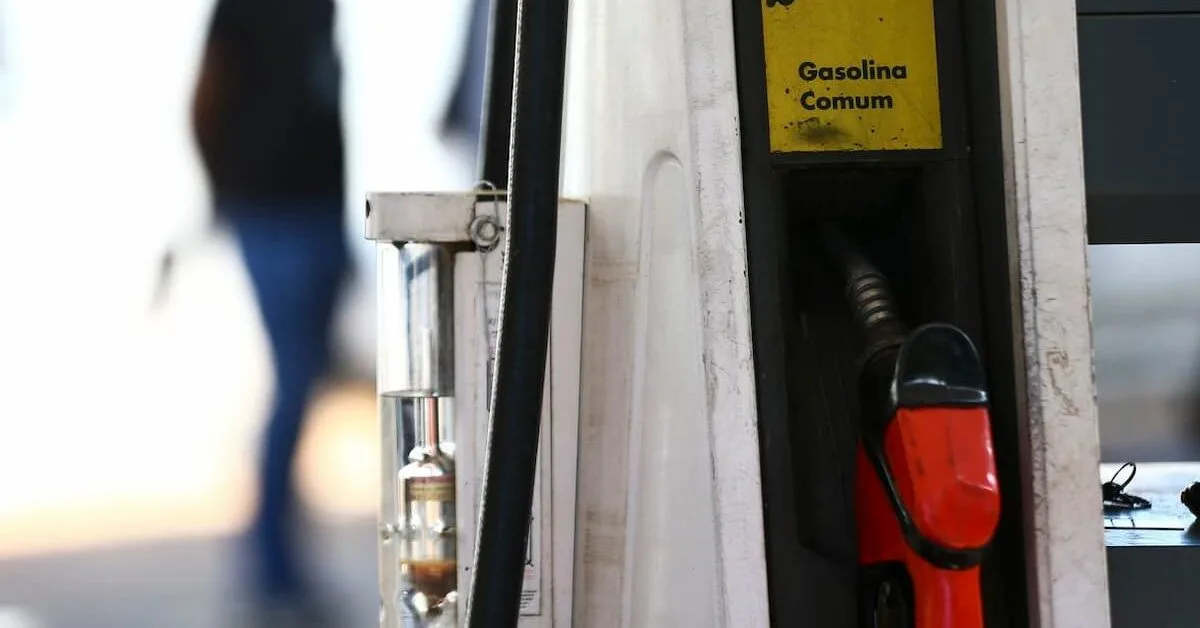 Governo mantém subsídio ao diesel e amplia fiscalização sobre combustíveis