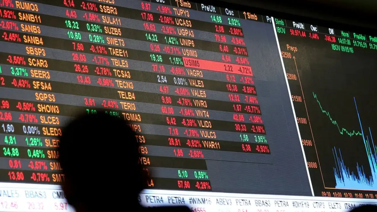 Mercado reage mal ao reajuste do Bolsa Família e dólar avança