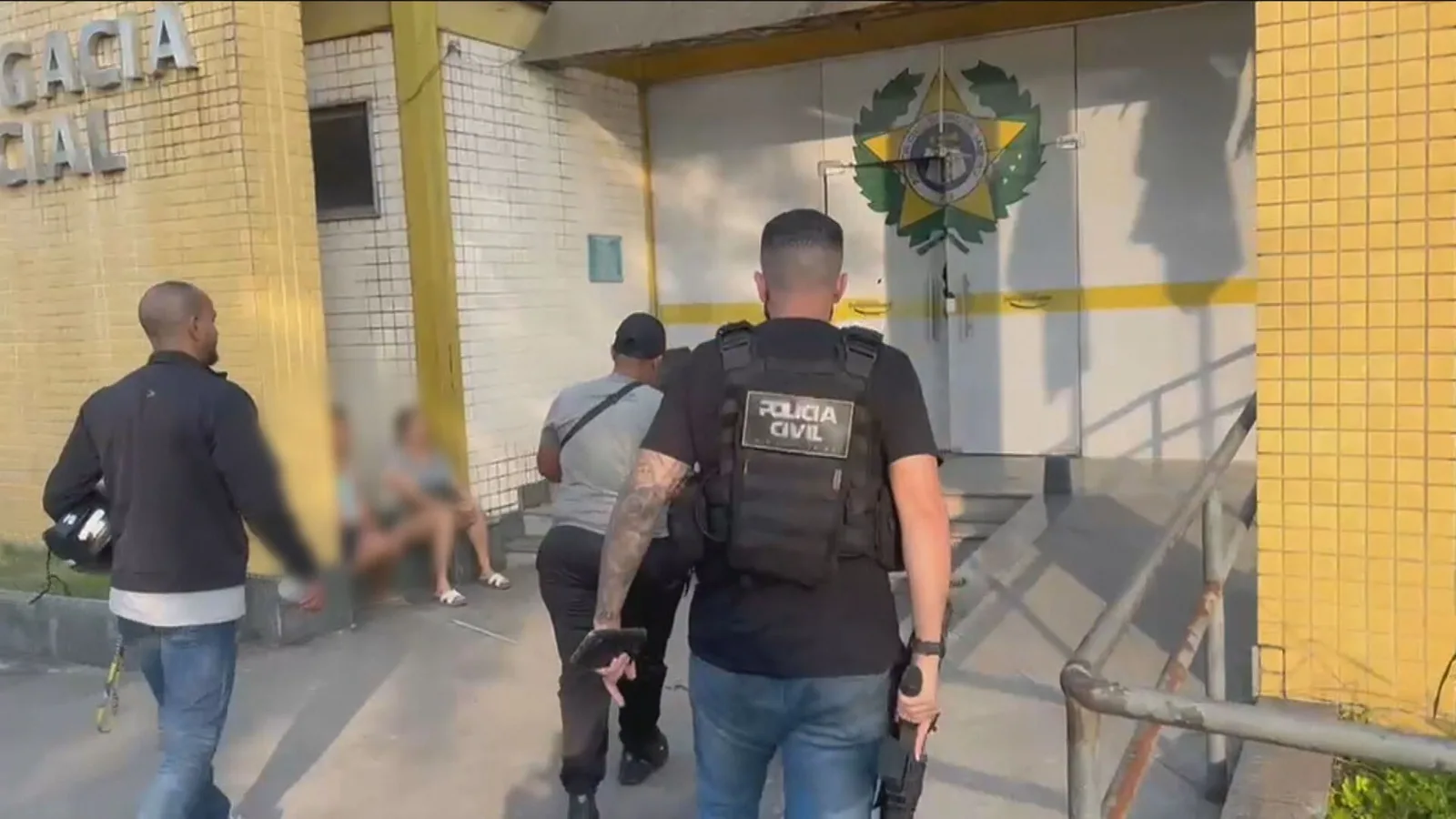 Mulher é presa em Magé por suspeita de ameaçar motoristas de aplicativo