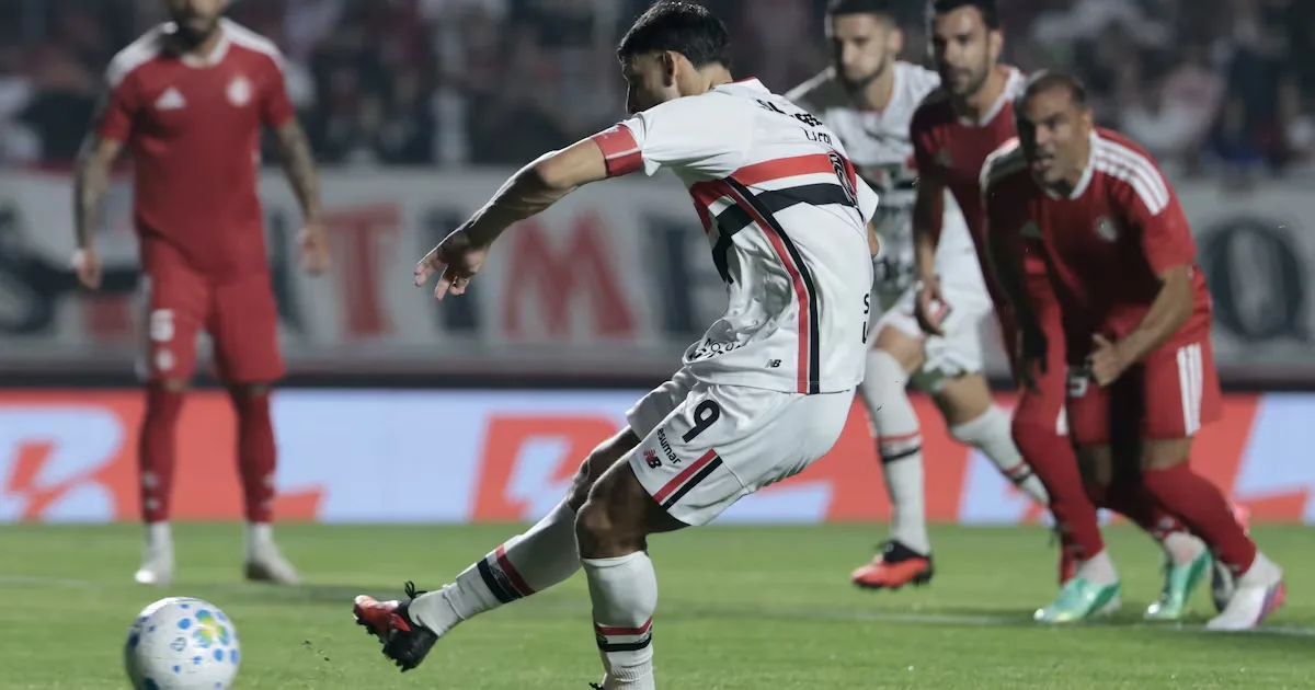 São Paulo derrota o Internacional por 1 a 0 com gol de Calleri