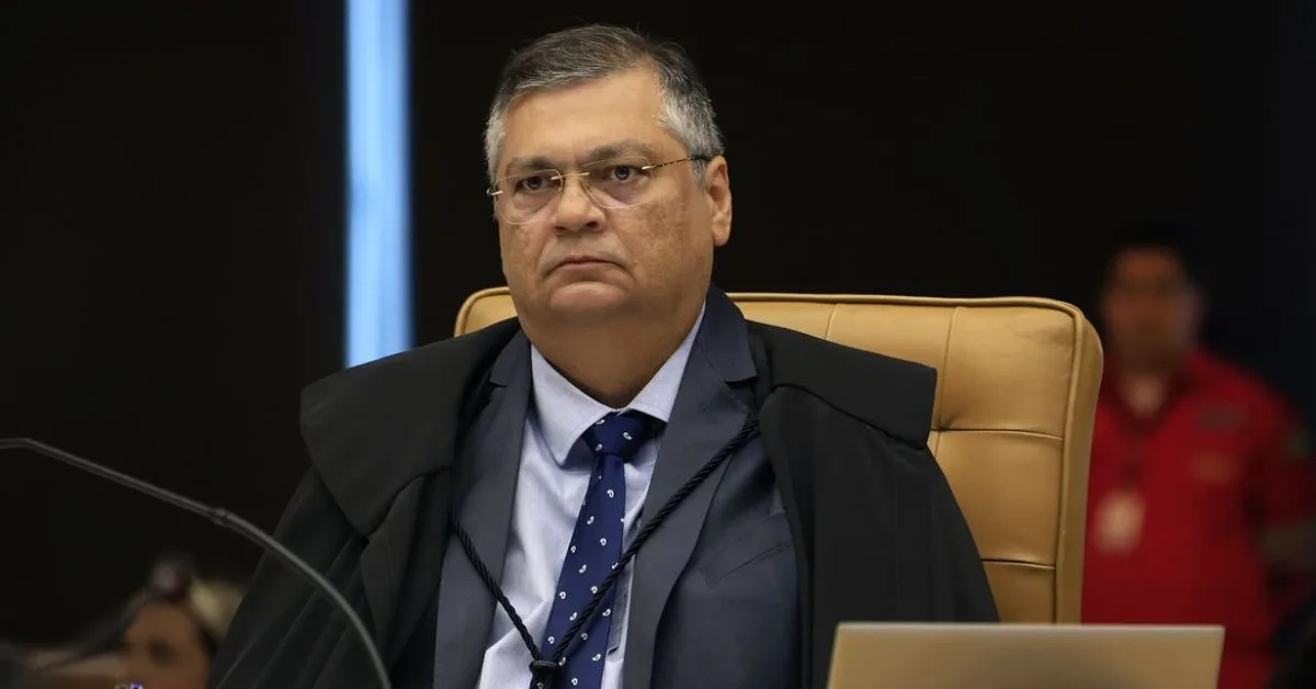 Dino avalia retomar caso sobre Moraes depois do segundo turno