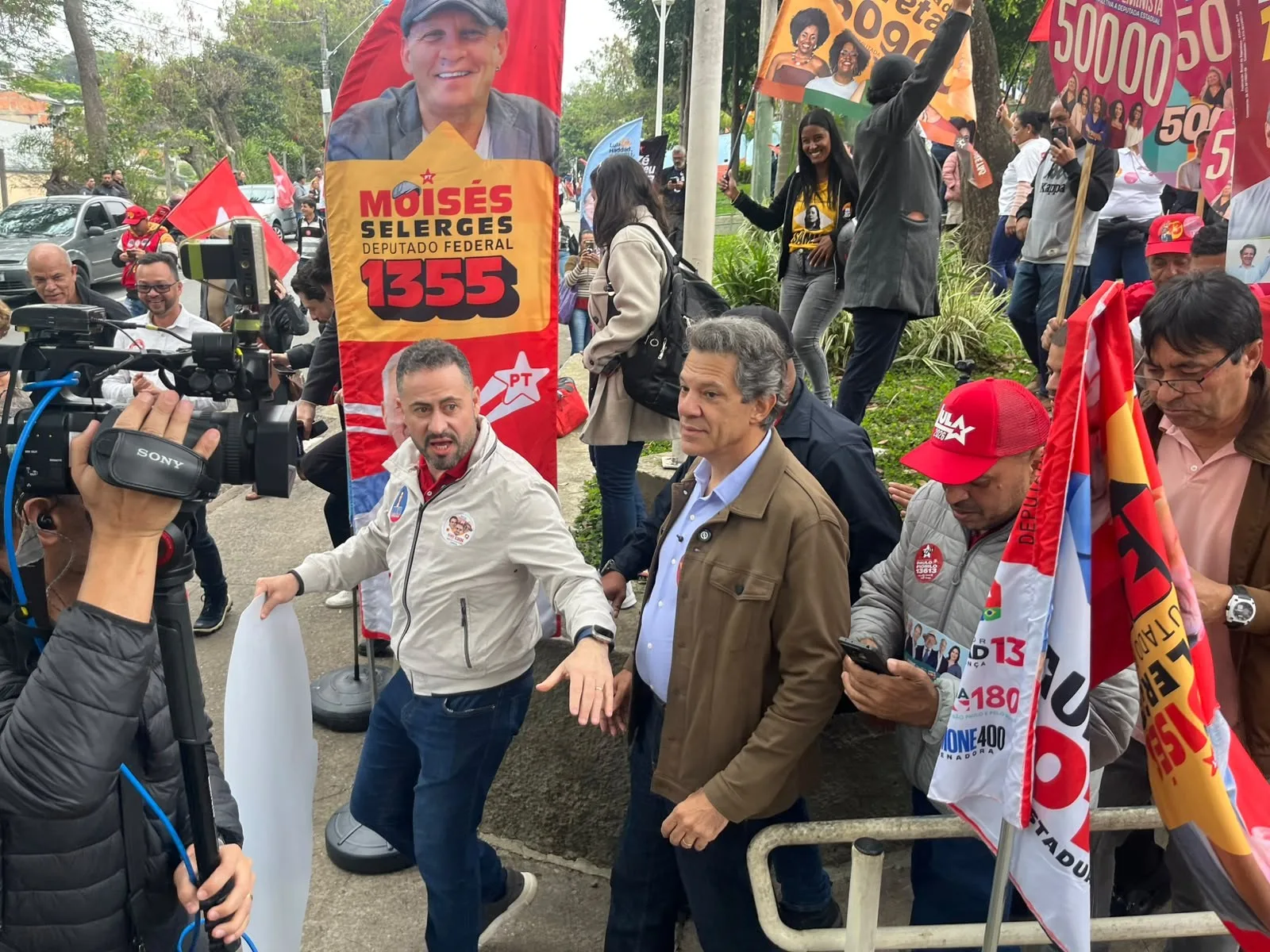Haddad afirma que disputa por contratos de ônibus virou “guerra” em SP