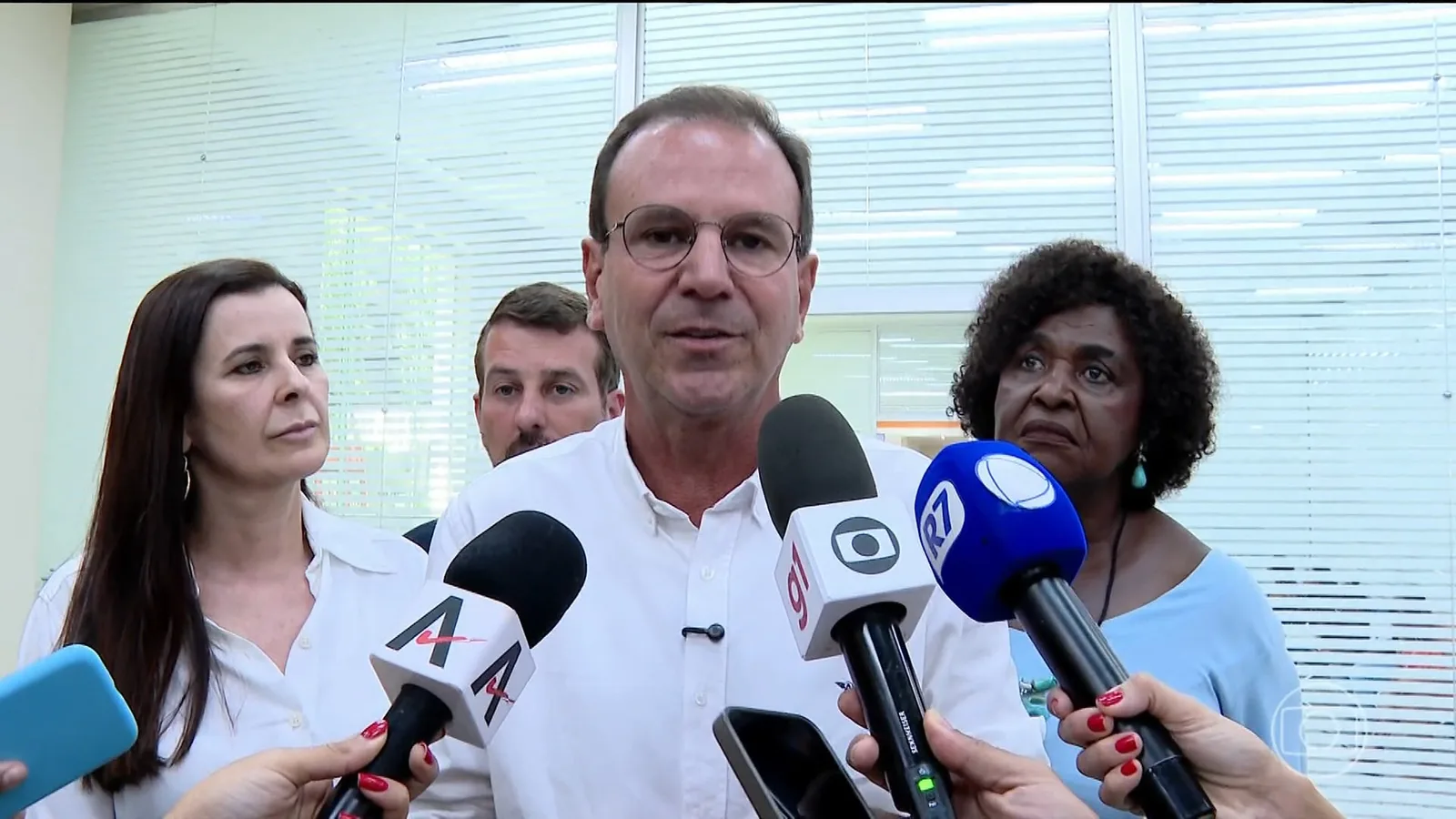 Paes propõe oito supercentros de especialidades no Rio de Janeiro