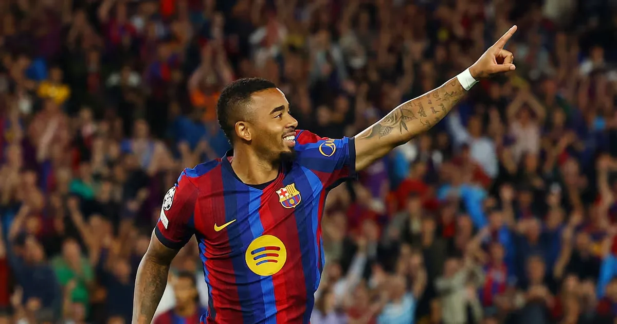 Gabriel Jesus faz dois gols pelo Barcelona em 41 minutos e entra no radar da seleção