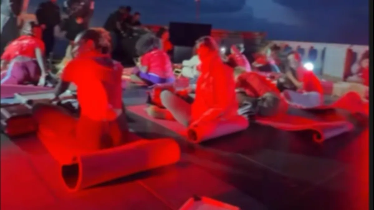 Ventania interrompe aula de ioga aos pés do Cristo Redentor