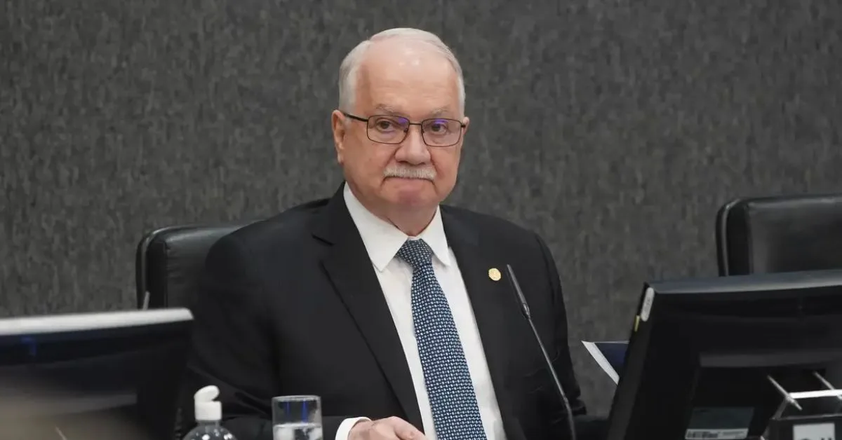 Fachin assume caso sobre Moraes e paralisa investigações do Master e do INSS