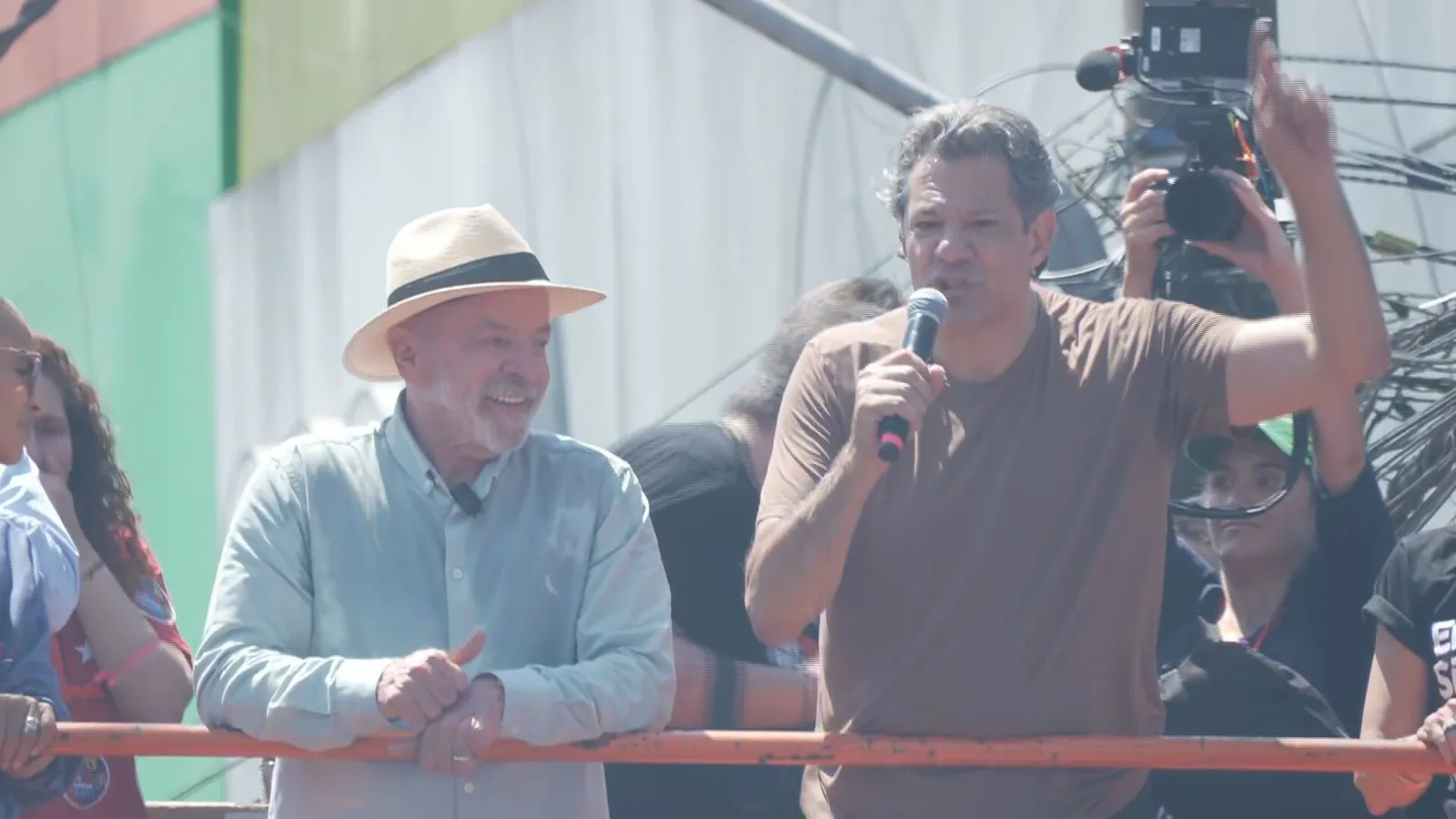 Haddad defende fim das bets e questiona financiamento de filme sobre Bolsonaro