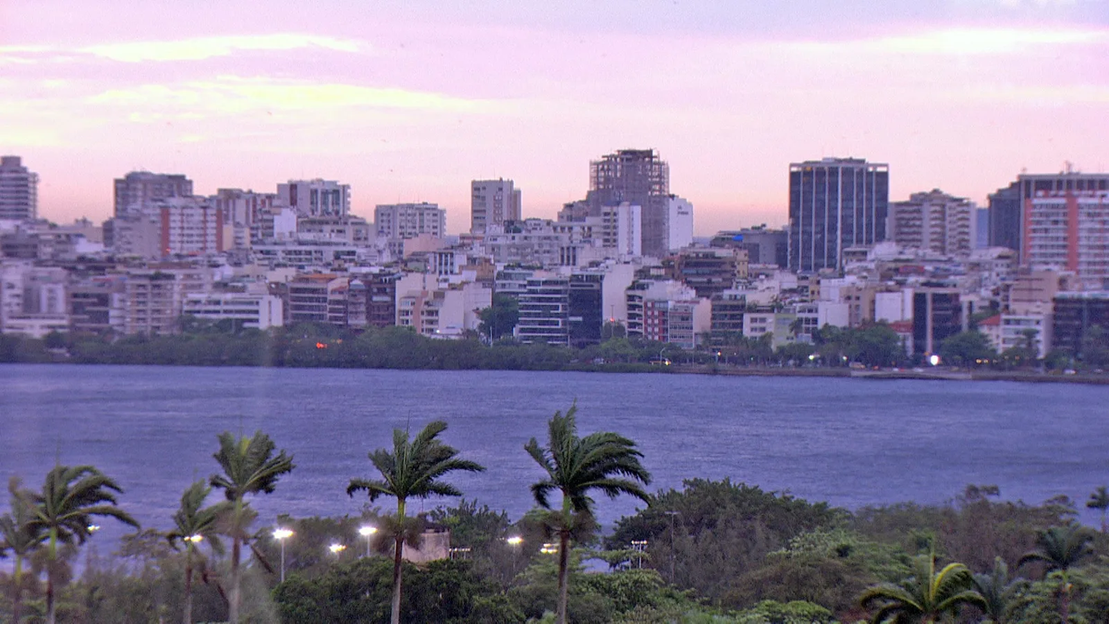 Frente fria derruba temperaturas no Rio após dia de calor