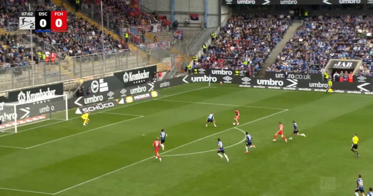 Arminia Bielefeld e Heidenheim empatam por 2 a 2 na 2. Bundesliga
