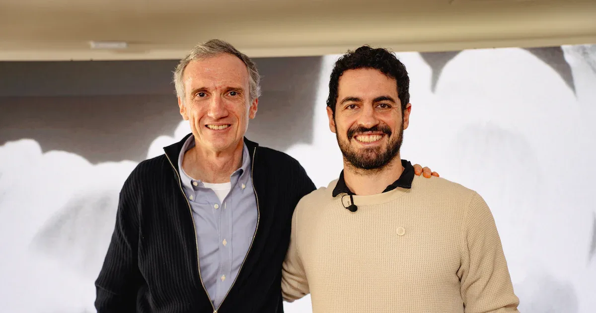 Decade combina inteligência artificial e atendimento humano na gestão de patrimônio
