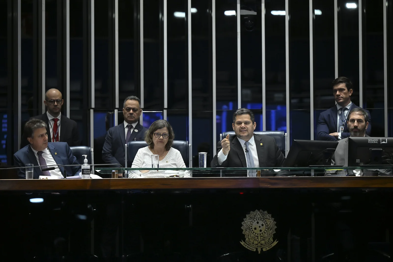 Senado aprova medida que zera imposto sobre compras internacionais de até US$ 50