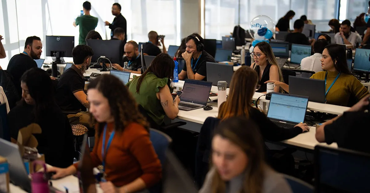 Onfly oferece oportunidades para estudantes e recém-formados em BH