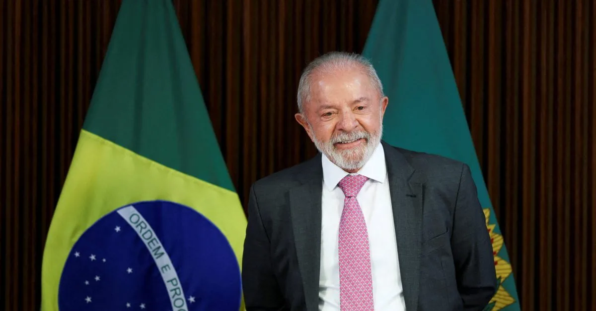 Lula aparece à frente de Flávio Bolsonaro em simulação de segundo turno