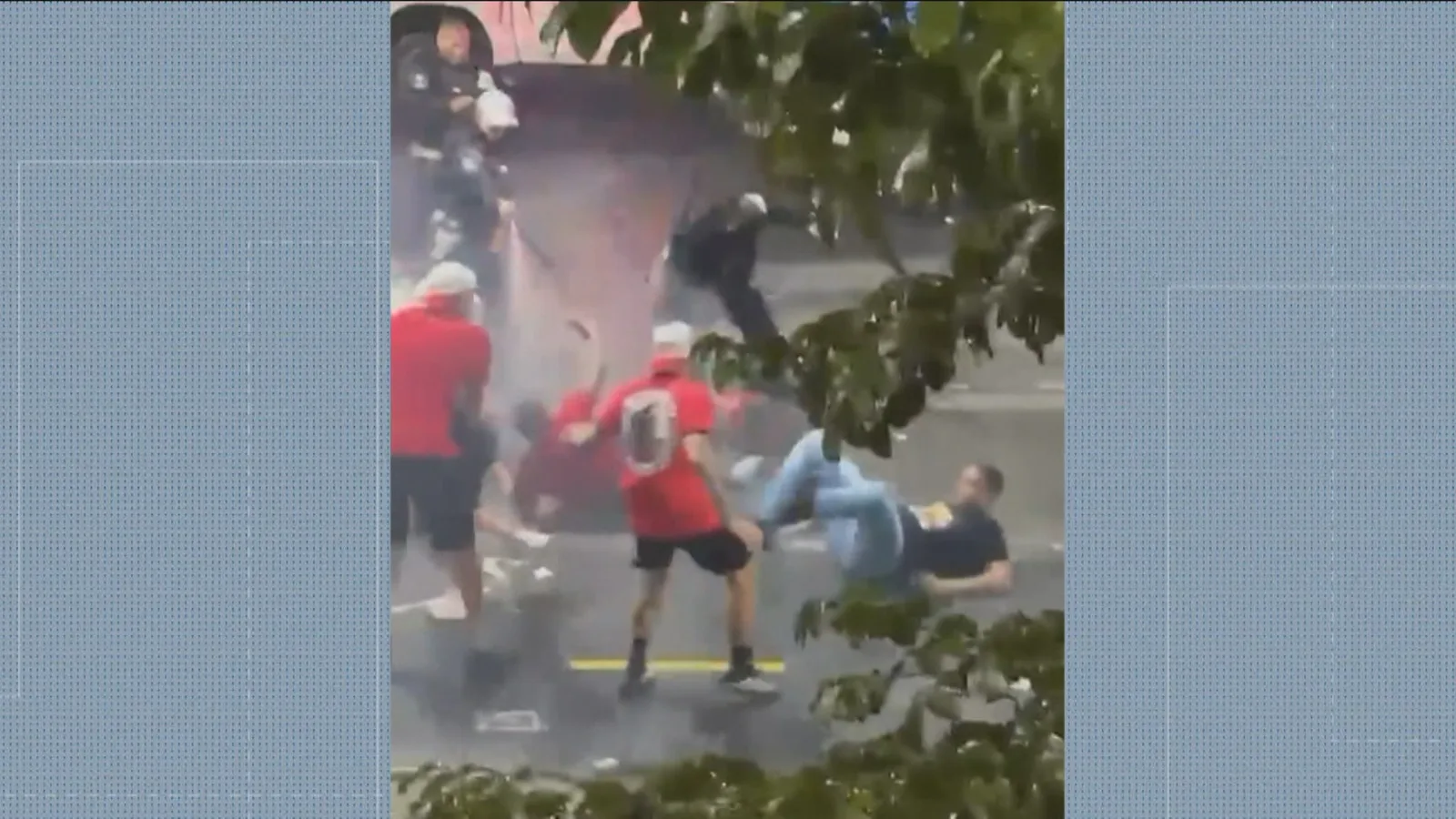 Confronto entre torcidas do Flamengo provoca correria após jogo com Corinthians
