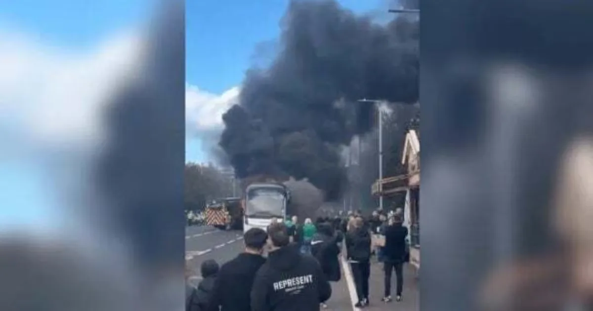 Ônibus com torcedores do Celtic incendeia após clássico em Glasgow