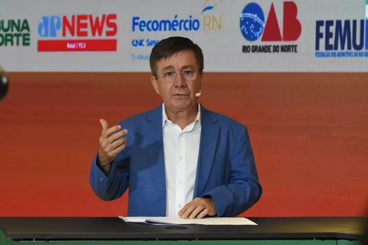 Debate em Natal tem confronto sobre obra de Ponta Negra e mudanças climáticas