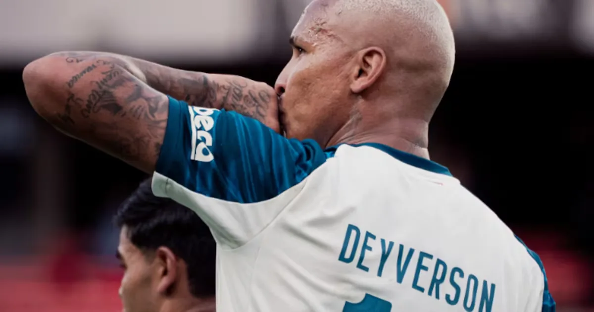 Deyverson diz que repetiu gesto de Carlos Miguel após pênalti na Libertadores