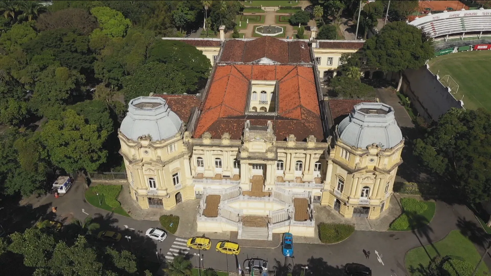 Candidatos ao governo do RJ têm caminhadas, entrevistas e panfletagens na sexta