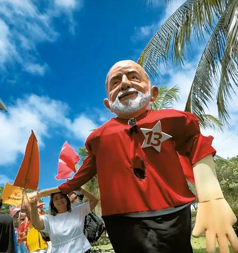 Coligação é denunciada por boneco de Lula em área da UFRN e feira de Parnamirim