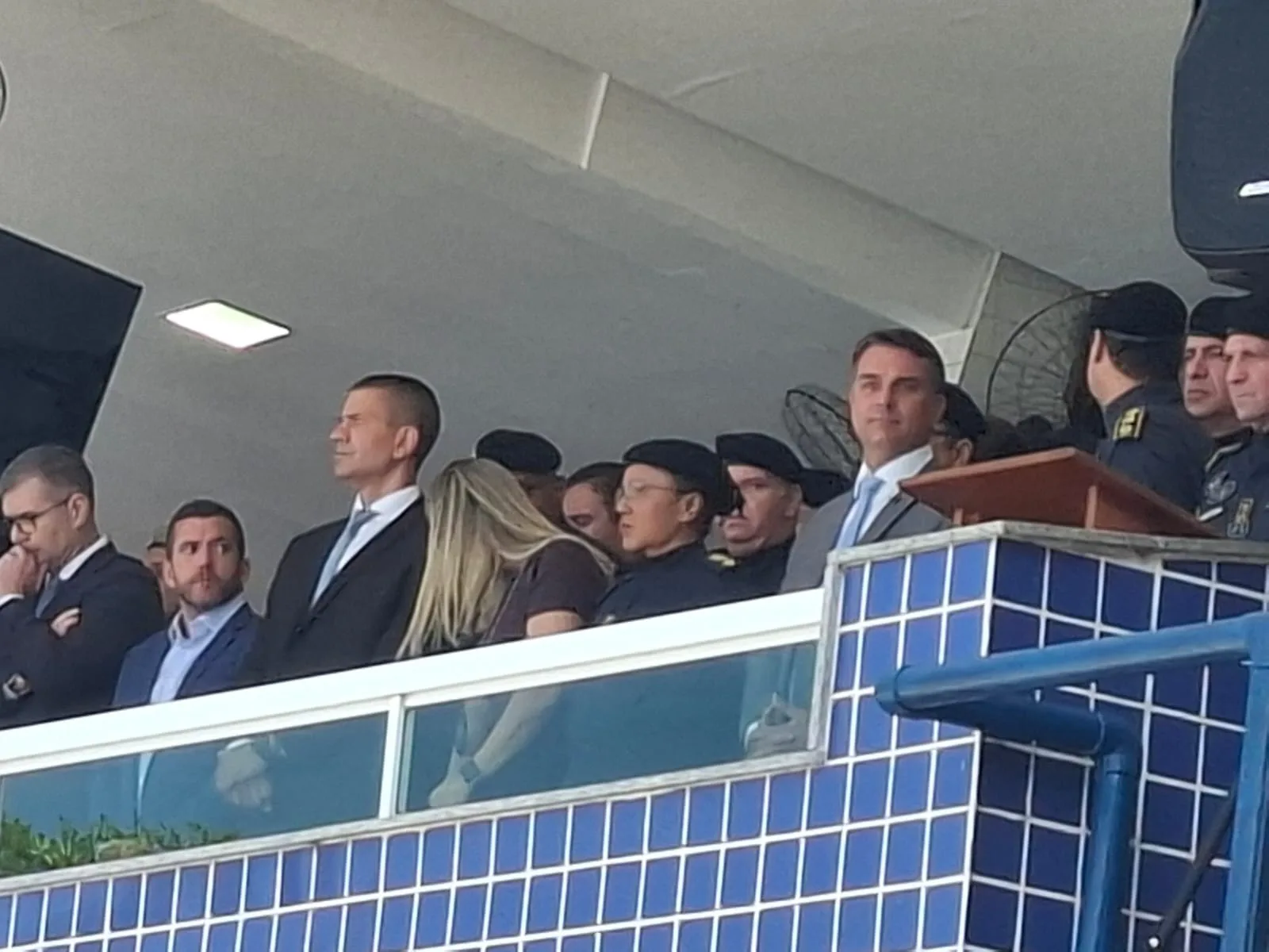 Flávio Bolsonaro nega ligação com Vorcaro em viagem feita com a família