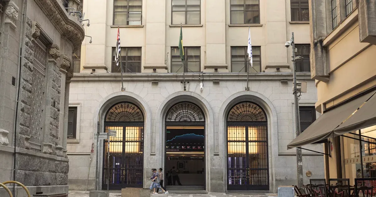 Gestoras ampliam exposição à Bolsa brasileira e reduzem posições em dólar