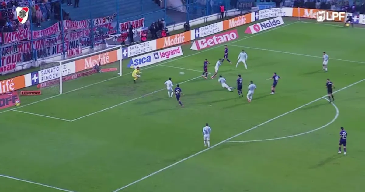 Tobías Andrada marca seu primeiro gol contra o Atlético Tucumán