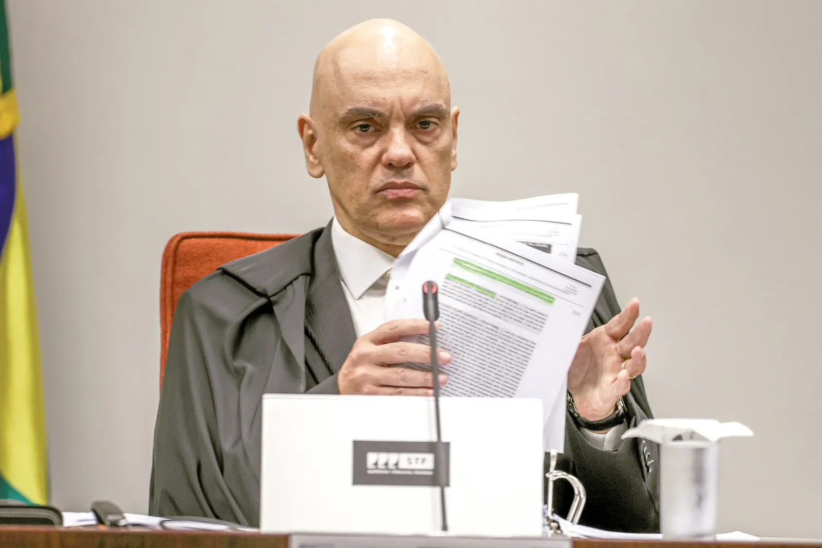 PF aponta duas alterações de Moraes em contrato de R$ 131 milhões com Banco Master