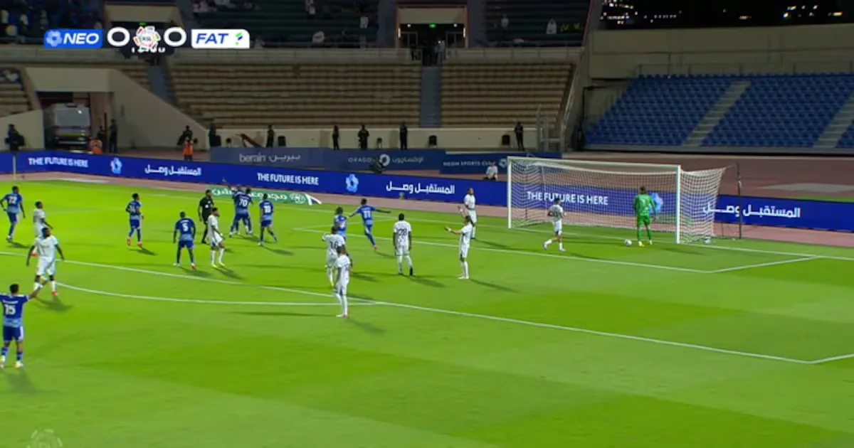 Alexandre Lacazette marca na vitória do NEOM sobre o Al Fateh