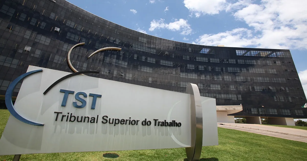 TST fixa funcionamento mínimo de 60% na greve da Caixa