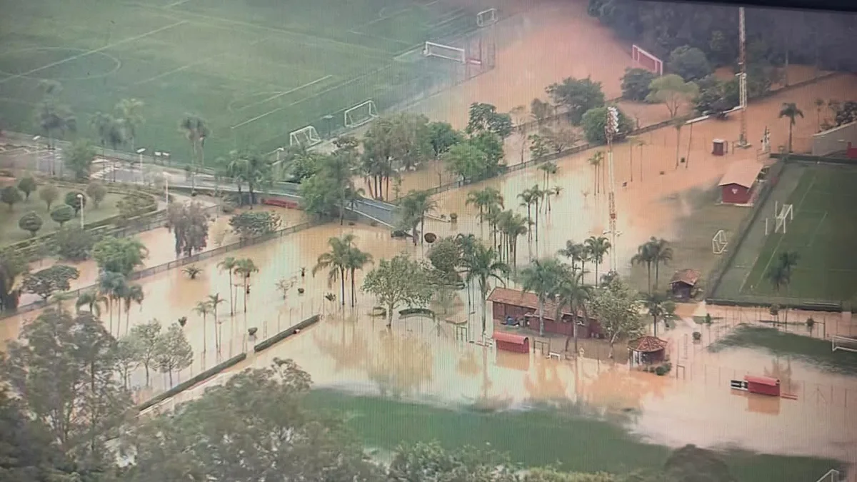 Alagamento no CFA Laudo Natel adia três jogos da base do São Paulo