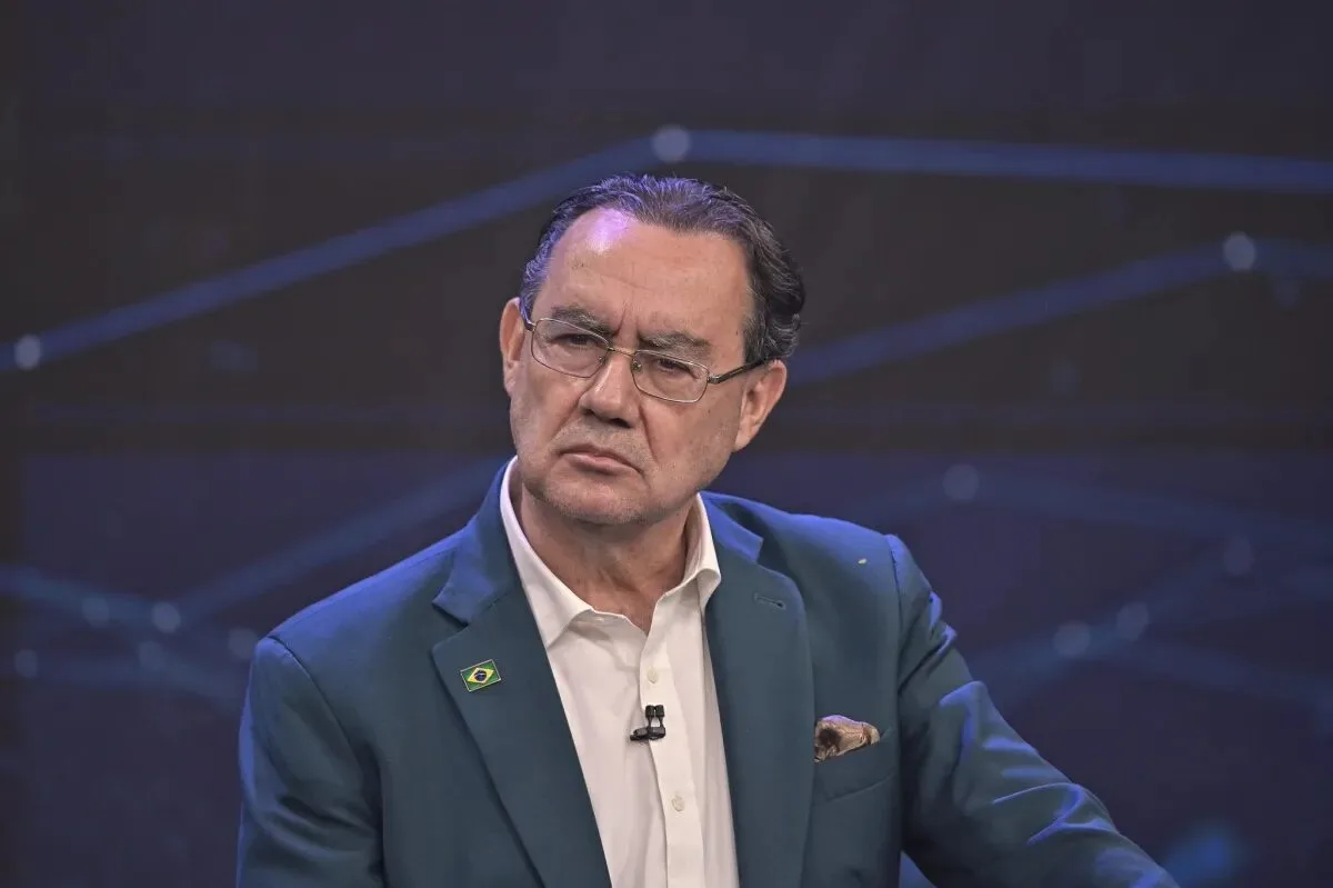 Augusto Cury cobra explicações de Moraes e propõe mudanças no STF
