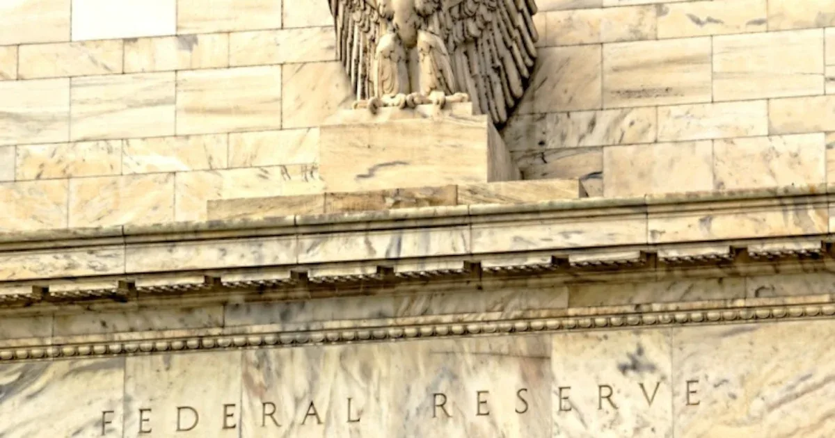 Fed eleva juros para até 4% e indica taxa maior nos próximos anos