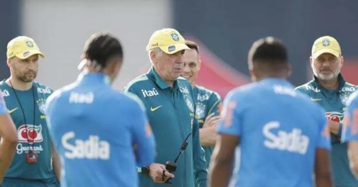 Ancelotti testa Raphinha como centroavante antes de novo amistoso do Brasil