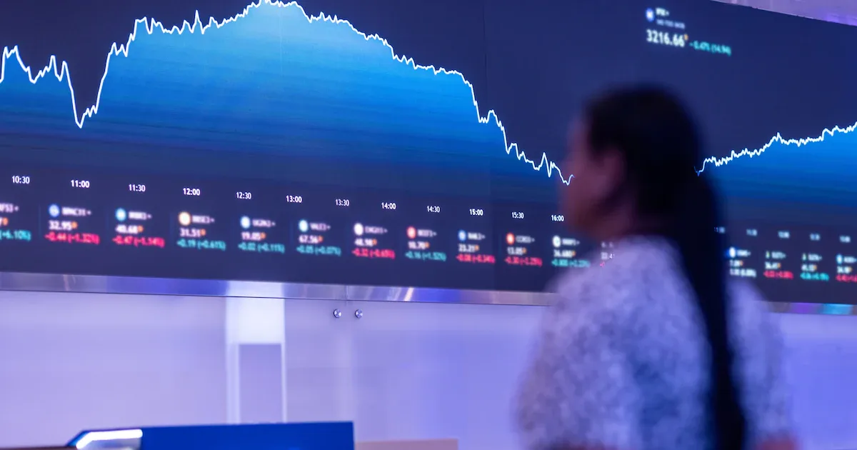 Ibovespa recua antes de decisões sobre juros; Magazine Luiza sobe 4,13%