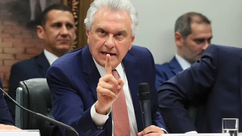 Caiado leva crise do Banco Master à campanha e critica decisões do STF